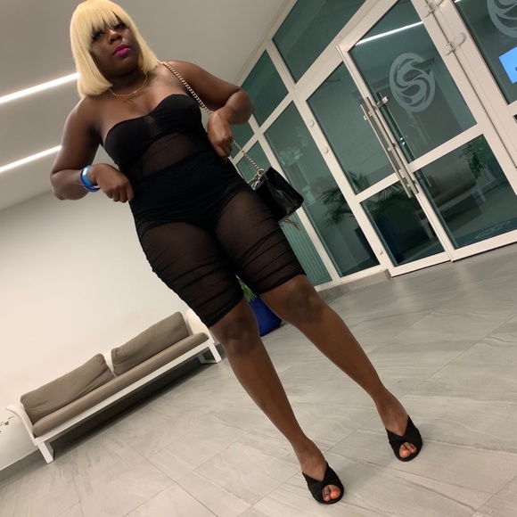 Exposed Ruched Set - Black - Picture 3 of 3